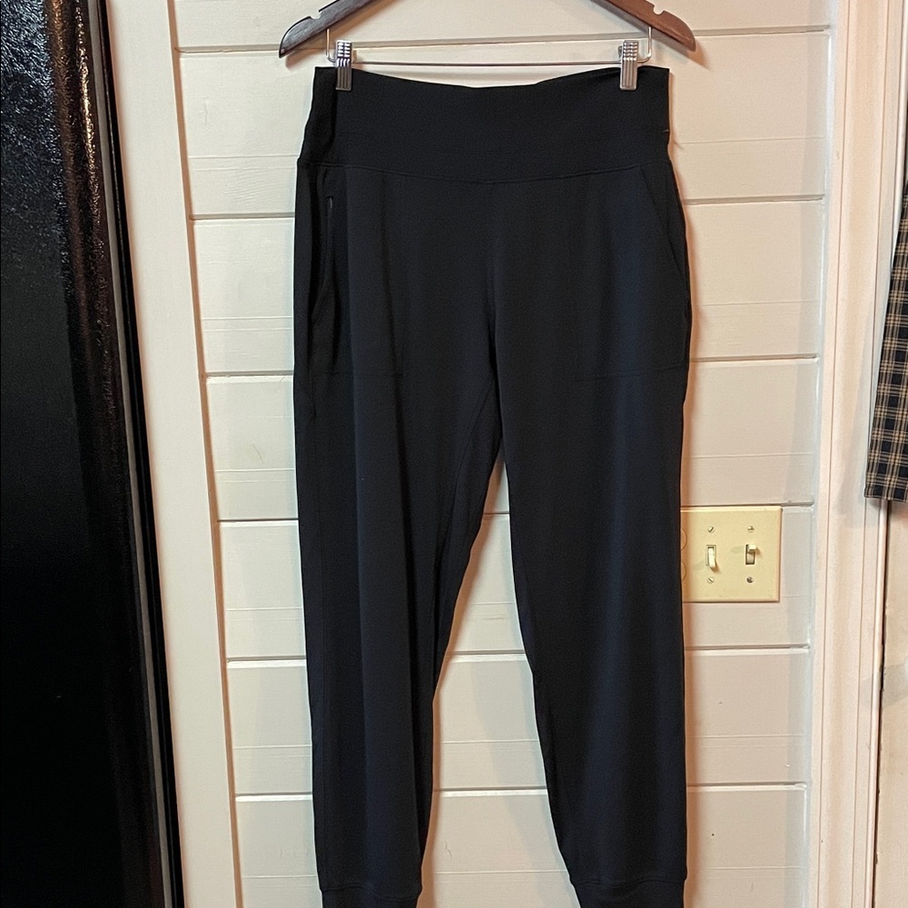 ATHLETA Venice High
Rise Jogger Black Size L/T. - Picture 4 of 14